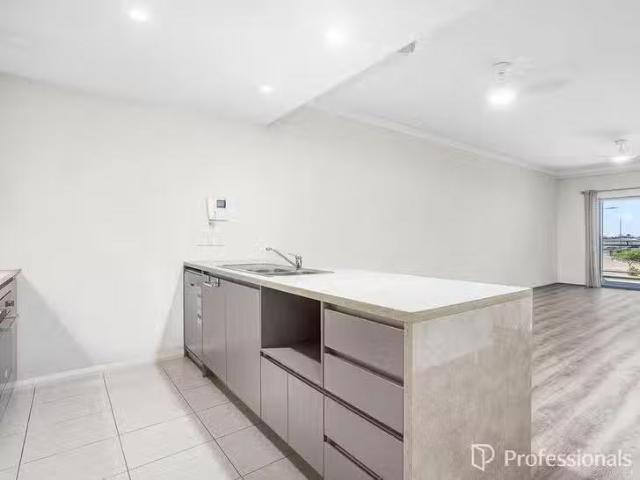 Unique 2 BR 10/23 Junction Boulevard, birdburn Central, WA 6164