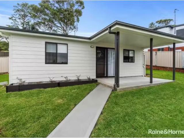 Cozy 2 BR 107a Wommara Avenue, BELMONT NORTH House for rent L.