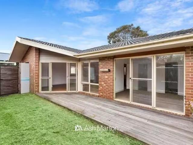 Cheap 2 BR 10A Weatherston Road, Seaford, VIC 3198