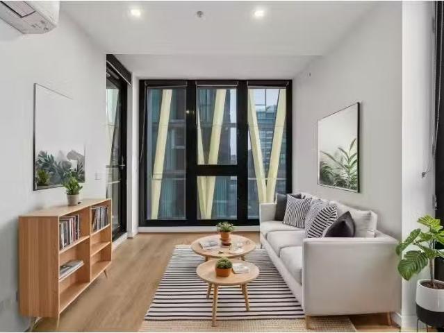 Cheap 2 BR 1104/63 Haig Street, SOUTHBANK Apartment for rent.