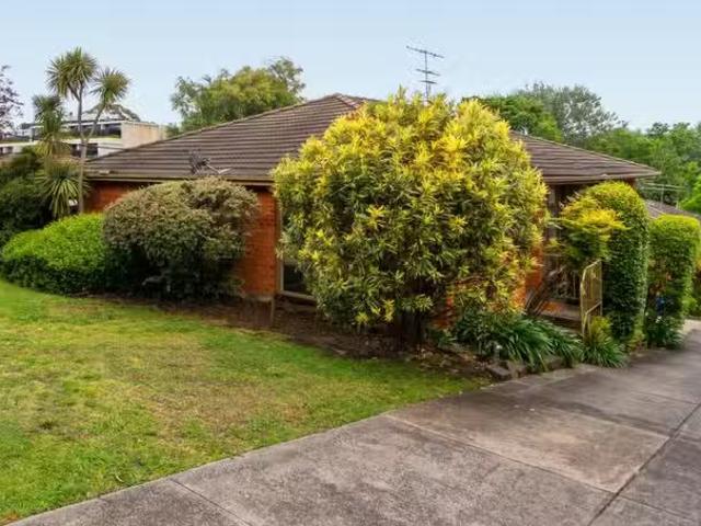 Just in! 2 BR 1/11 Eddy Street, Camberwell VIC 3124 Unit For.