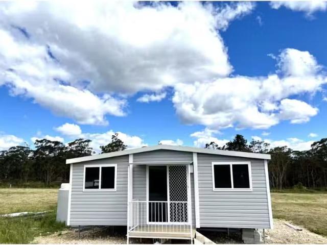 Unique 2 BR 1139b George Dowes Drive, Kulnura House for rent.