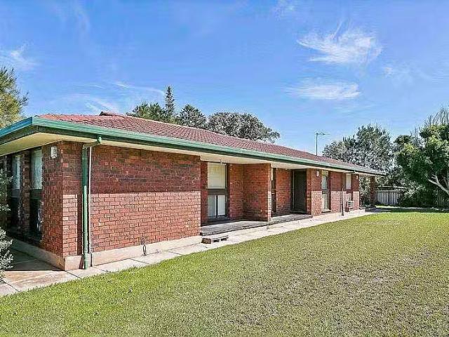 Cheap 2 BR 1/1 Thomas Street, ALDINGA BEACH, SA 5173 House f.