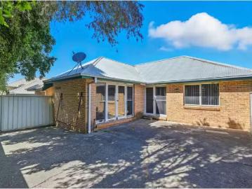 Unique 2 BR 1/240 Macquarie St, SOUTH WINDSOR Apartment for re.