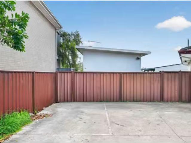 Cheap 2 BR 135A Wonga Road, LURNEA House for rent Listed by A.