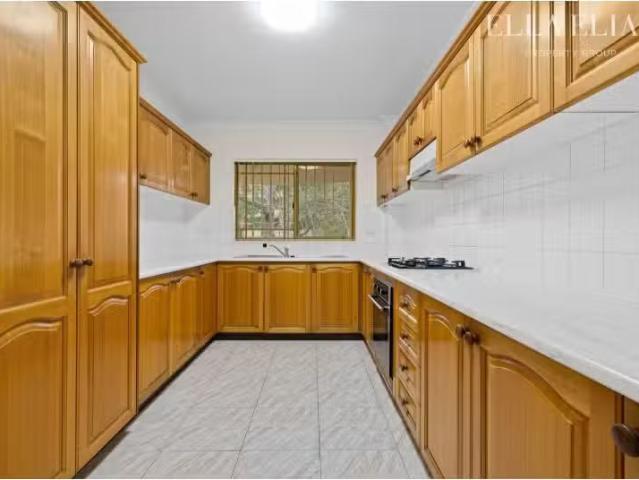 For Rent! 2 BR 1/3 7 Gladstone Street, North Parramatta Apartm.