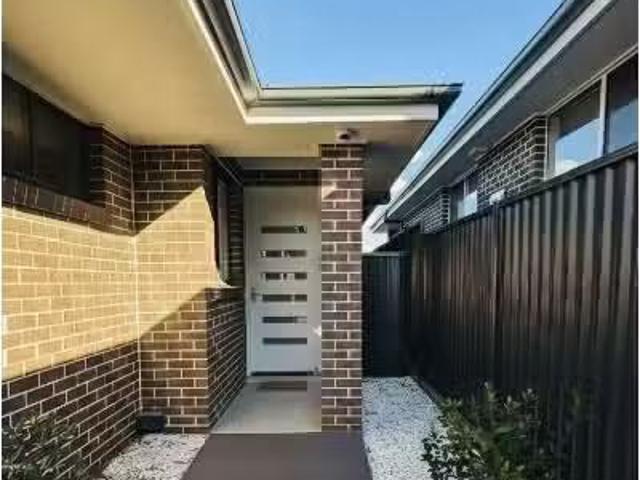 Unique 2 BR 13a Jarrah Street, TAHMOOR House for rent Listed.