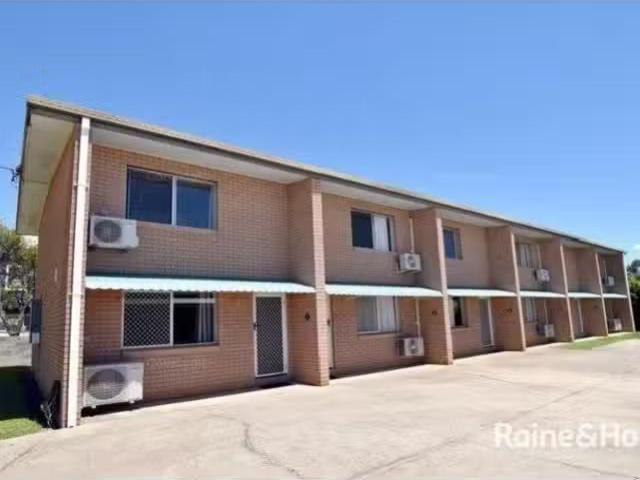 Cheap 2 BR 2/4 ORMONDE STREET, WEST GLADSTONE House for rent.