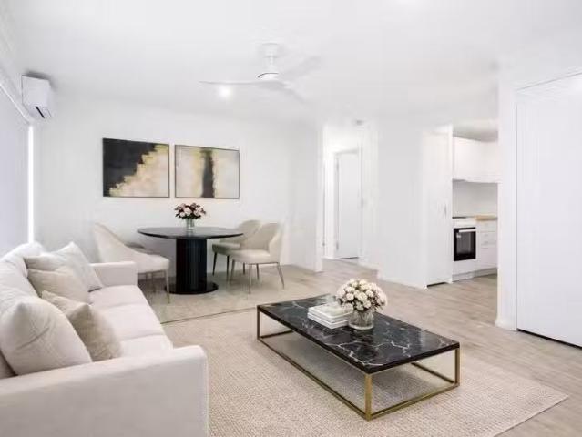 Cheap 2 BR 2/4 Dalton Street, Southport, QLD 4215 Duplex / S.