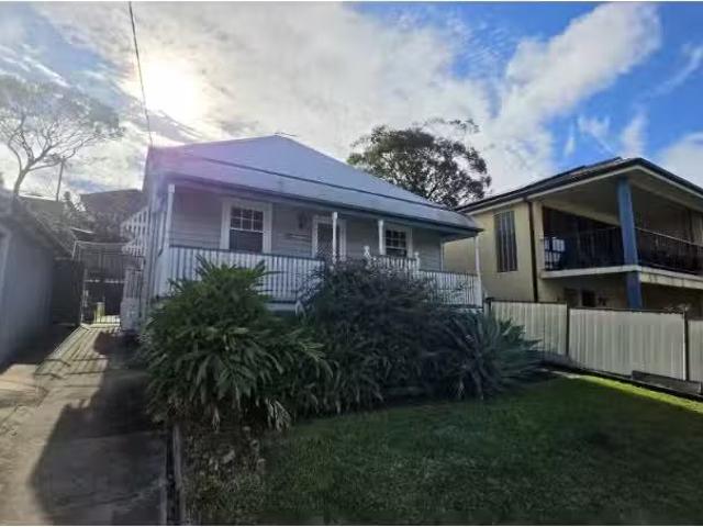 Cheap 2 BR 24 Edward Street, Merewether House for rent Listed.