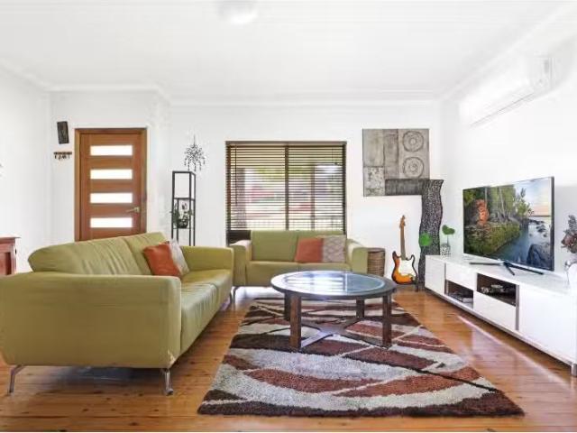 Charming 2 BR 24 Kelly Street, BERKELEY House for rent Listed.