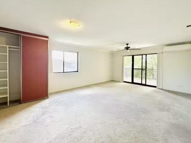 Just in! 2 BR 27/34 36 Marlborough Road, Homebush West Apartme.
