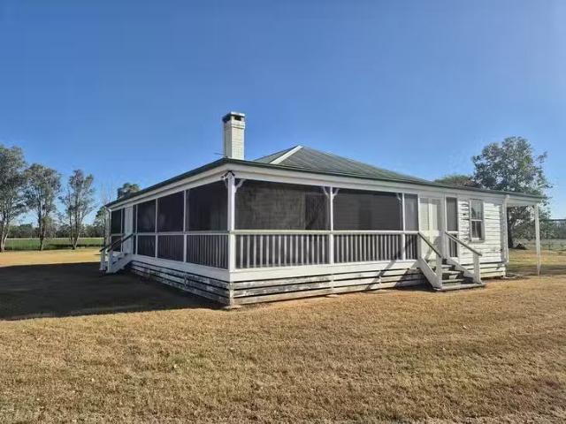 For Rent! 2 BR 28055 Cunningham Highway, Inglewood, QLD 4387
