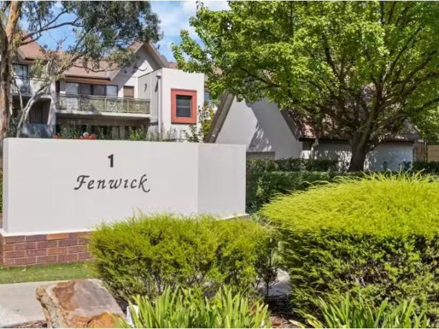 Just in! 2 BR 28/1 Eldridge Crescent, GARRAN Apartment for ren.