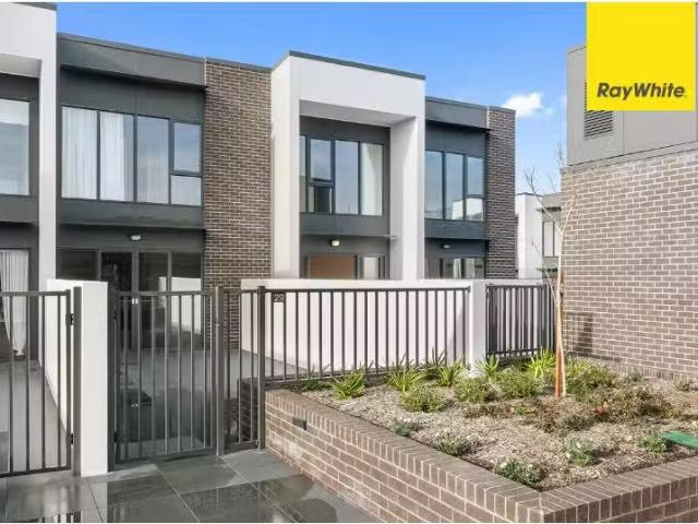Nice 2 BR 28/20 Leahy Close, NARRABUNDAH Townhouse for rent L.