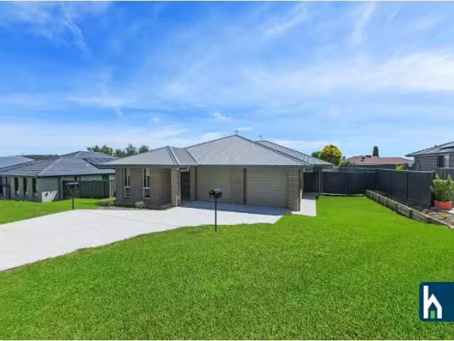 Unique 2 BR 2/8 Siffleet Terrace, Gunnedah Apartment for rent.