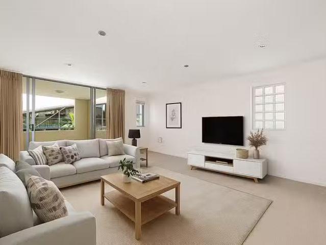 For Rent! 2 BR 29/72 Merivale Street, South Brisbane, QLD 4101