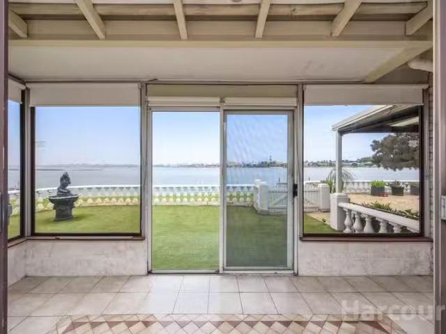 Cheap 2 BR 2/11 Leslie Street, DUDLEY PARK, WA 6210 House fo.