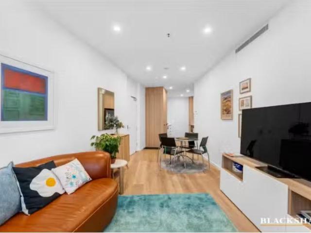 For Rent! 2 BR 212/21 Captain Cook Crescent, Griffith House fo.