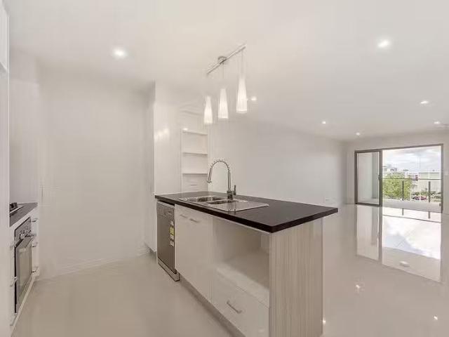 New 2 BR 2211/1 Cremin Street, Upper Mount Gravatt, QLD 4122