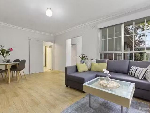 Just in! 2 BR 2/39 Glebe Street, Forest Hill, VIC 3131