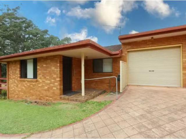 Unique 2 BR 2/3 O'Neill Street, COFFS HARBOUR House for rent.