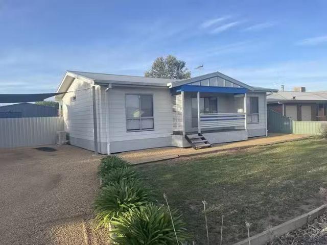 Unique 2 BR 23 Barwidgee Boulevard, Darlington Point, NSW 2706