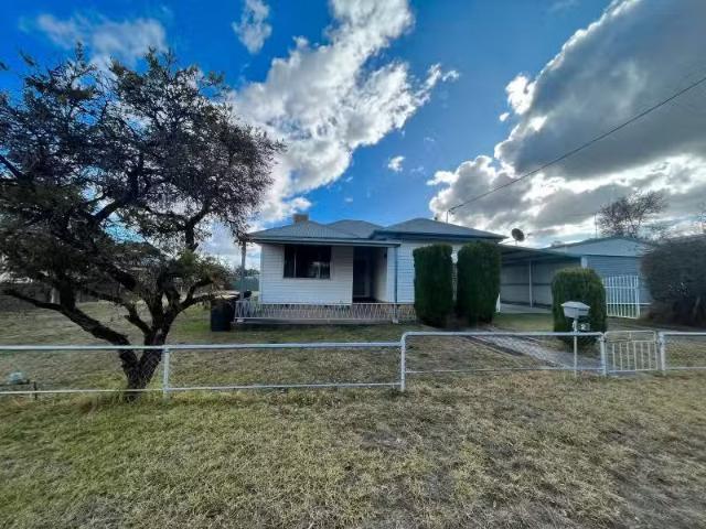 Nice 2 BR 2 Denman Avenue, Kootingal House for rent Listed by.