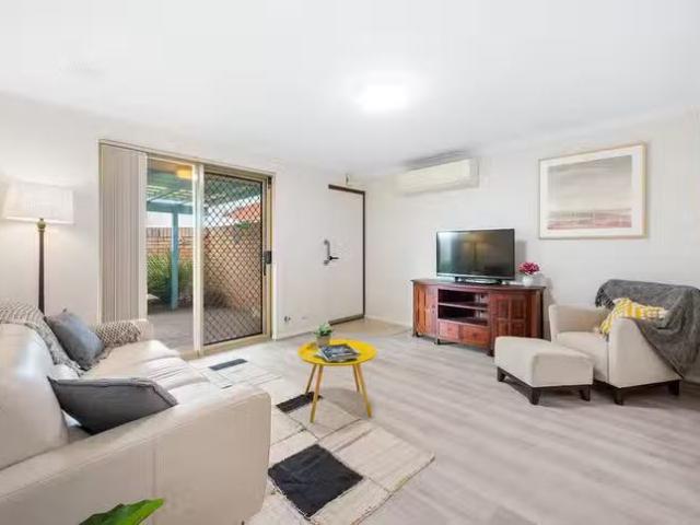 For Rent! 2 BR 3/5 Westbury Crescent, Bicton, WA 6157