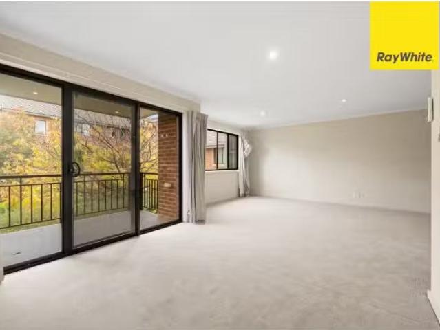 Just in! 2 BR 38/19 Ijong Street, BRADDON Apartment for rent.
