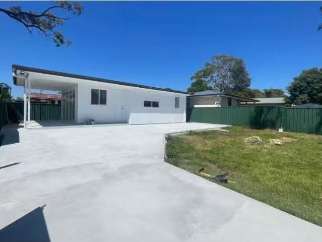 Nice 2 BR 38a Ball Street, Colyton Apartment for rent Listed.