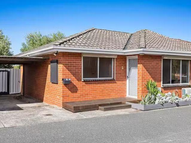 Cheap 2 BR 3/94 96 Cavanagh Street, Cheltenham, VIC 3192