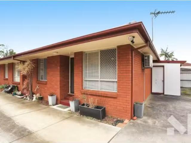 Charming 2 BR 3/10 St Lukes Avenue, Brownsville Apartment for.