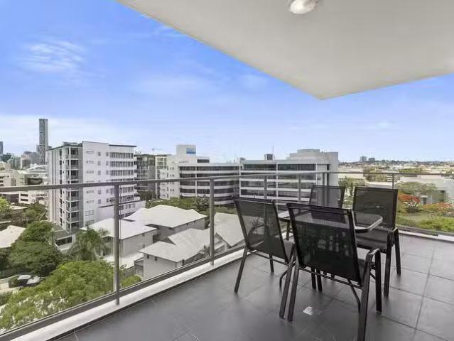 Nice 2 BR 31/27 Manning Street, Milton, QLD 4064