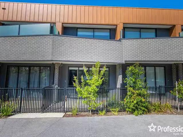 Charming 2 BR 31/8 Service Street, Sunshine, VIC 3020