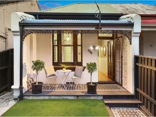 Deal! 2 BR 336 Norton Street, Leichhardt House for rent Liste.
