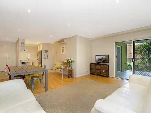 Just in! 2 BR 3/3 4 Carousel Close, Cromer, NSW 2099