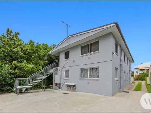 Cheap 2 BR 4/49 Lockerbie Street, Kangaroo Point Apartment for.