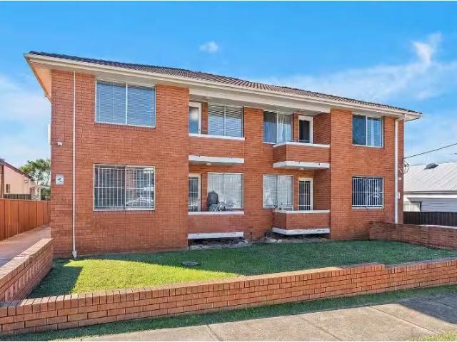 Just in! 2 BR 4/60 Rawson Street, Wiley Park Apartment for ren.