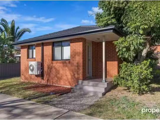 Unique 2 BR 46A Fragar Road, SOUTH PENRITH Apartment for rent.
