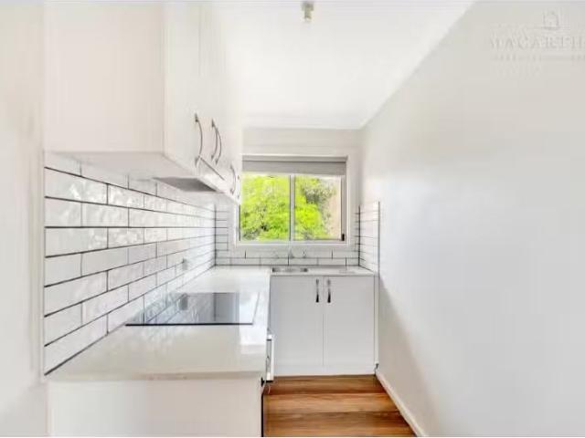 Deal! 2 BR 4/80 Fay Avenue, Kooringal Apartment for rent List.
