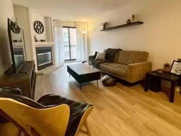 Cheap 2 BR 404 525 Rue Lucien L'Allier, Montréal Ville Marie.