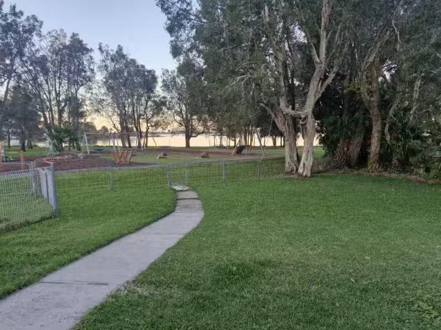 Nice 2 BR 40 Tanilba Avenue, TANILBA BAY House for rent Liste.