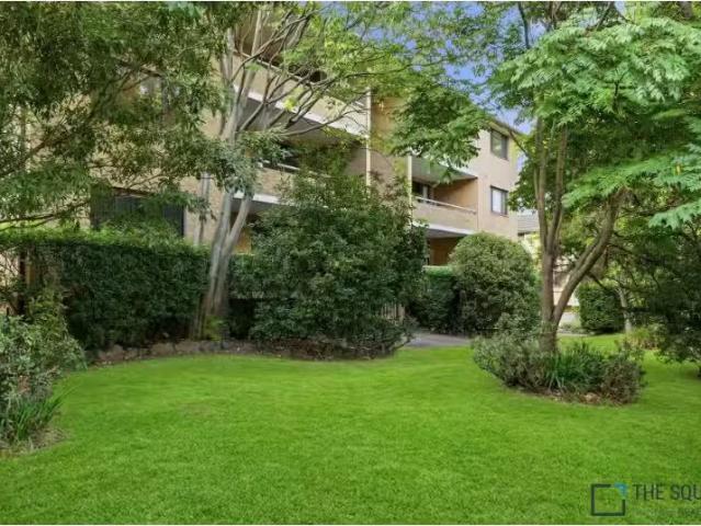 Cozy 2 BR 4/13 15 Helen Street Street, Westmead Apartment for.