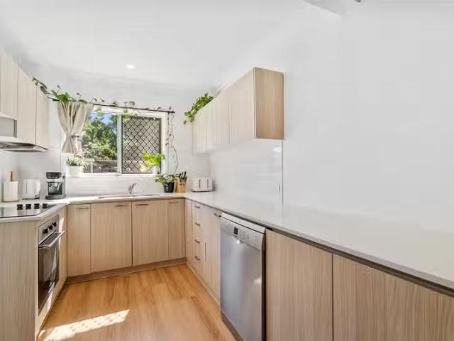 Charming 2 BR 4/193 Kennedy Drive, Tweed Heads West Apartment.