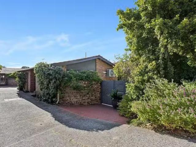 Cheap 2 BR 4/261 Labouchere Road, Como, WA 6152