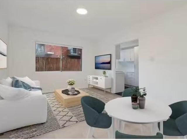 Just in! 2 BR 4/2 Fairway Close, Manly Vale Apartment for rent.