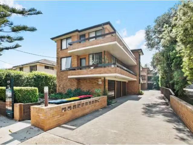 Cozy 2 BR 4/34 Seabeach Avenue, Mona Vale Apartment for rent.