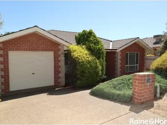 Cheap 2 BR 43 Bourkelands Drive, BOURKELANDS House for rent L.