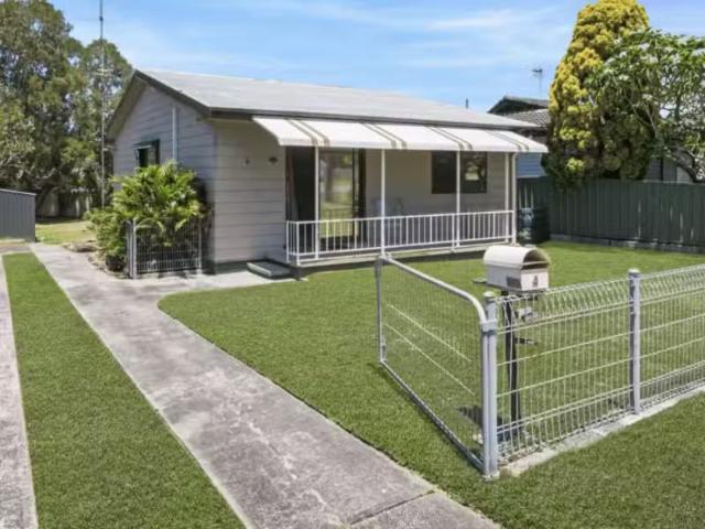 Charming 2 BR 4 Merrendale Avenue, Gorokan House for rent Lis.